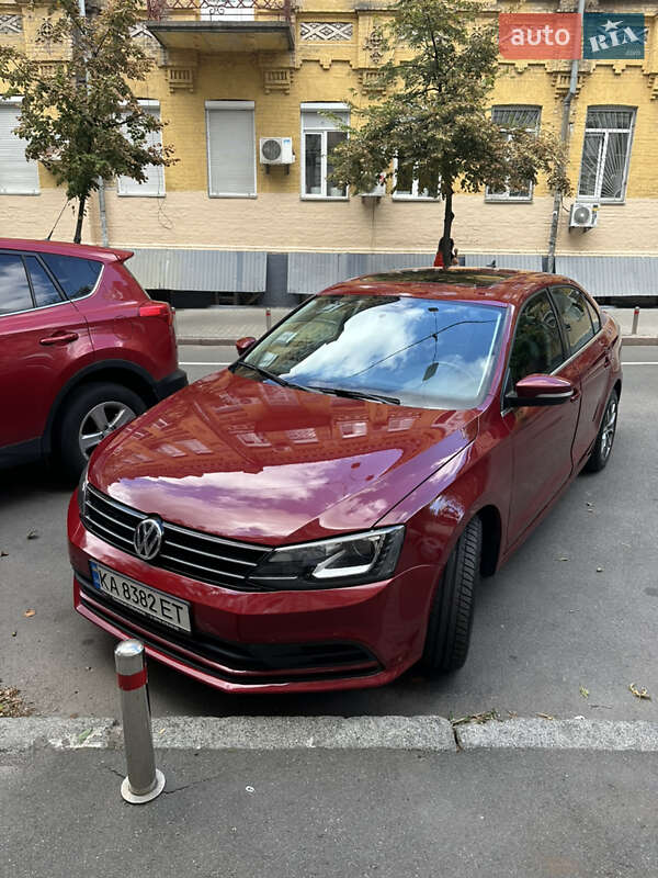 Седан Volkswagen Jetta 2016 в Киеве