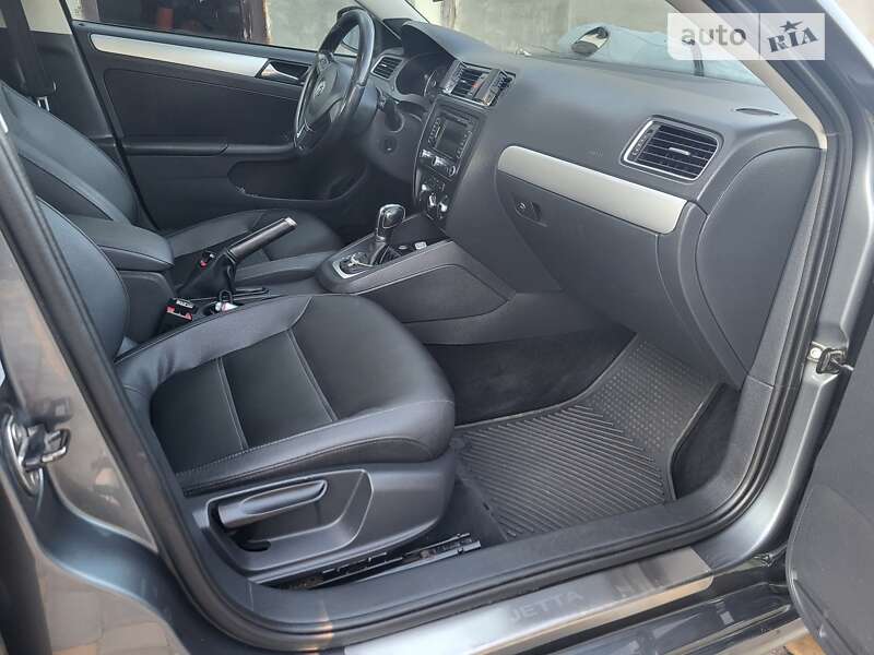 Седан Volkswagen Jetta 2012 в Николаеве