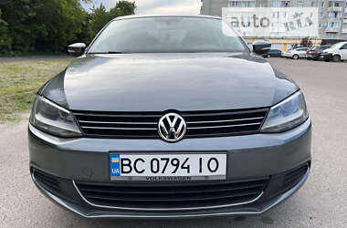 Седан Volkswagen Jetta 2014 в Львове