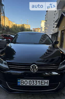 Седан Volkswagen Jetta 2013 в Тернополі