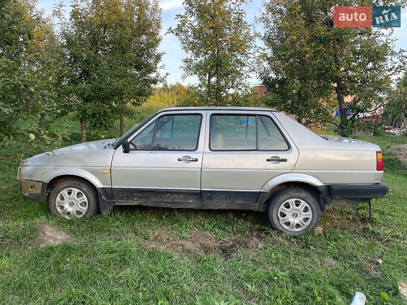 Седан Volkswagen Jetta 1987 в Колинковцах