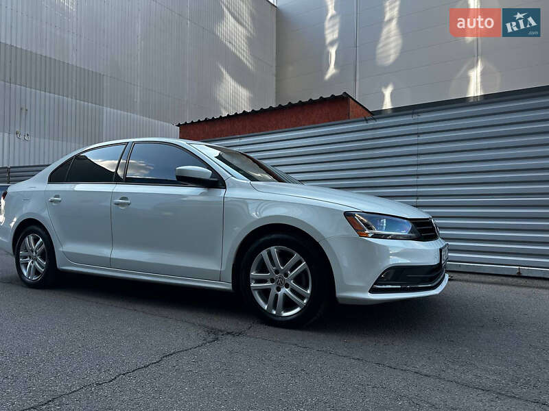 Седан Volkswagen Jetta 2017 в Дніпрі