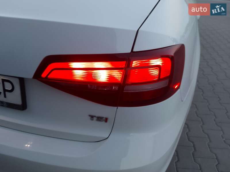 Седан Volkswagen Jetta 2015 в Шостці