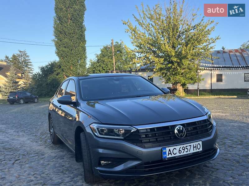 Седан Volkswagen Jetta 2020 в Луцьку