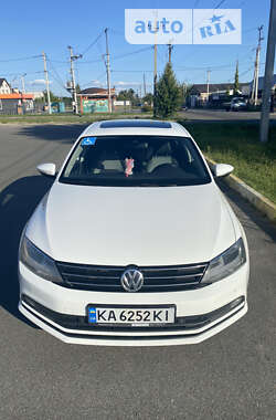 Седан Volkswagen Jetta 2016 в Києві