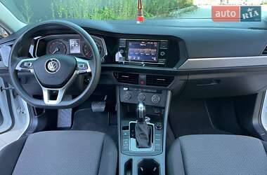 Седан Volkswagen Jetta 2018 в Хмельницком