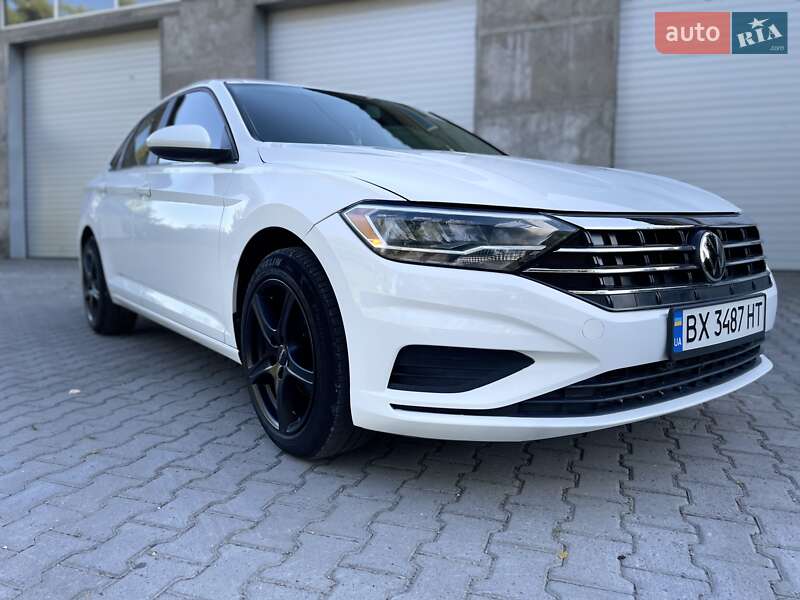 Седан Volkswagen Jetta 2018 в Хмельницком