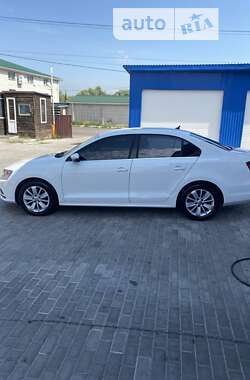 Седан Volkswagen Jetta 2016 в Киеве