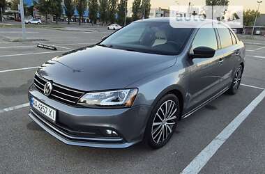 Седан Volkswagen Jetta 2015 в Киеве