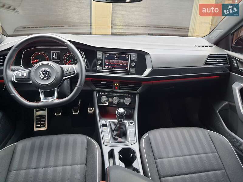 Седан Volkswagen Jetta 2019 в Киеве