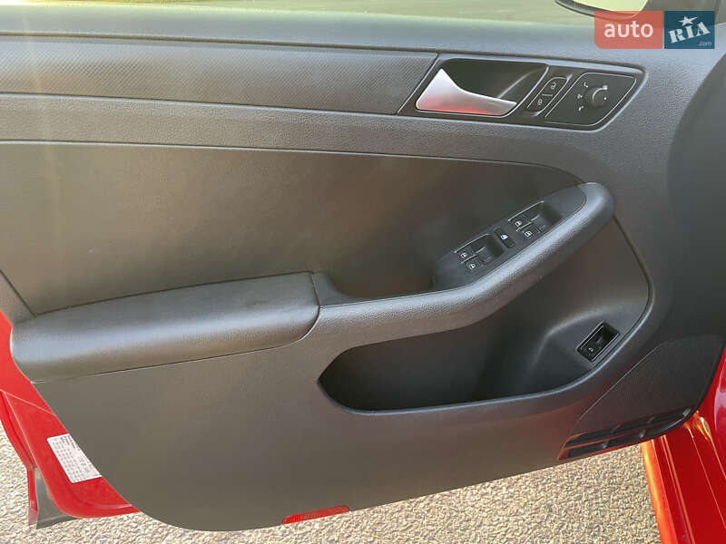 Седан Volkswagen Jetta 2014 в Щирце