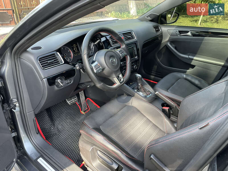 Седан Volkswagen Jetta 2011 в Одессе