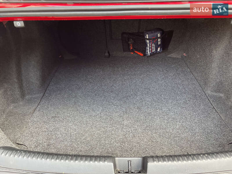 Седан Volkswagen Jetta 2014 в Щирце