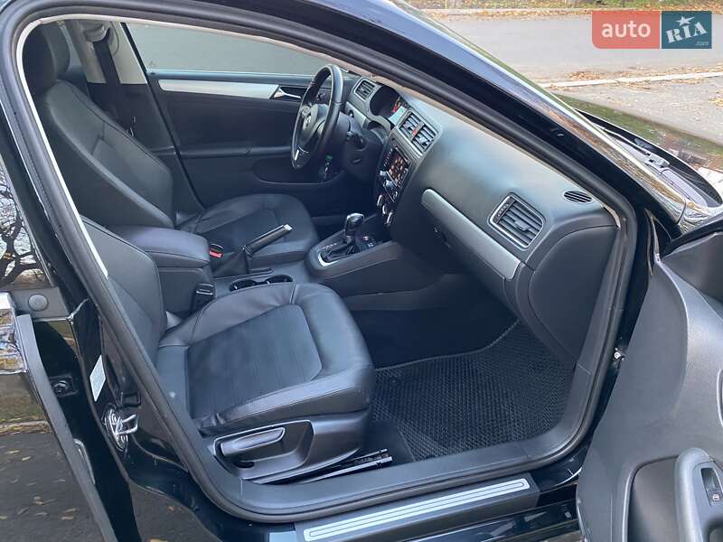 Седан Volkswagen Jetta 2011 в Гайвороні