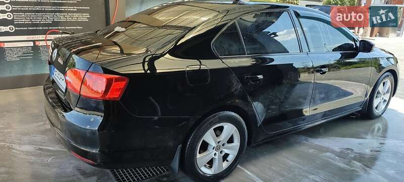 Седан Volkswagen Jetta 2012 в Кривому Розі
