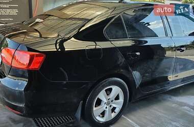 Седан Volkswagen Jetta 2012 в 