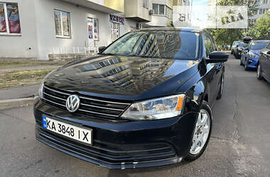 Седан Volkswagen Jetta 2015 в Києві