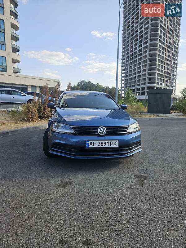 Седан Volkswagen Jetta 2017 в Днепре
