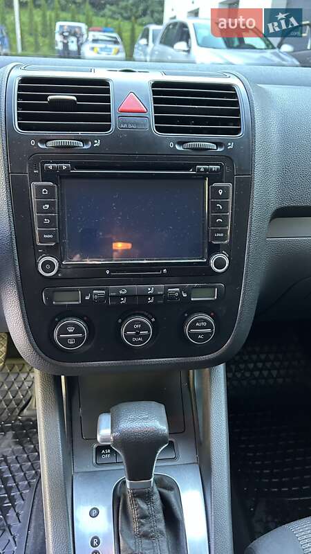 Седан Volkswagen Jetta 2007 в Львове