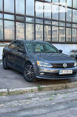 Седан Volkswagen Jetta 2015 в Дніпрі