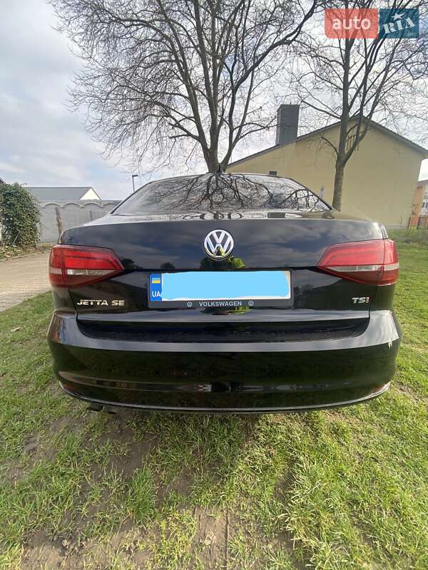 Седан Volkswagen Jetta 2016 в Ужгороді