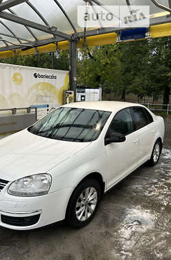 Седан Volkswagen Jetta 2009 в Львові