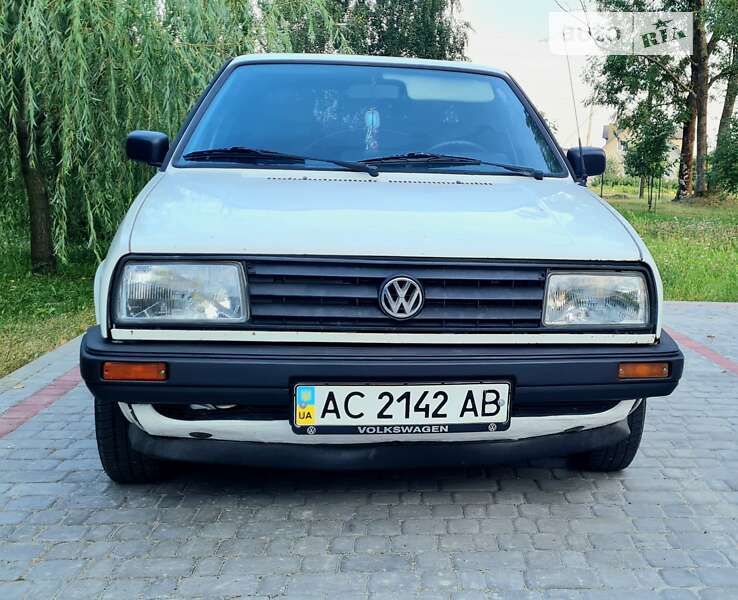 Седан Volkswagen Jetta 1988 в Ратным