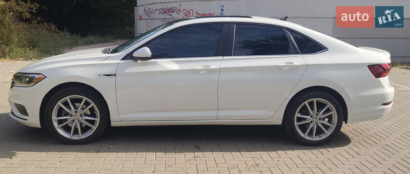 Седан Volkswagen Jetta 2019 в Києві