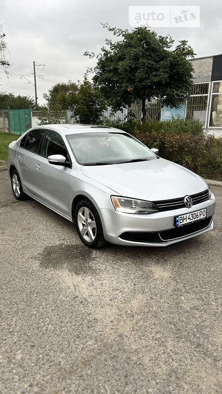 Седан Volkswagen Jetta 2012 в Білгороді-Дністровському