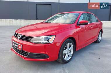 Седан Volkswagen Jetta 2013 в Львове