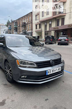 Седан Volkswagen Jetta 2015 в Дніпрі