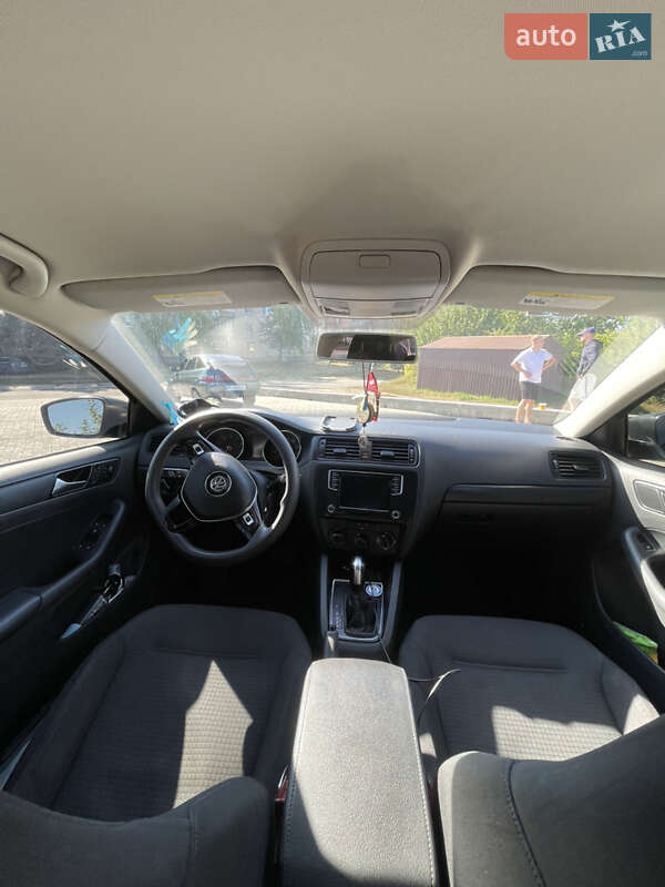 Седан Volkswagen Jetta 2016 в Киеве