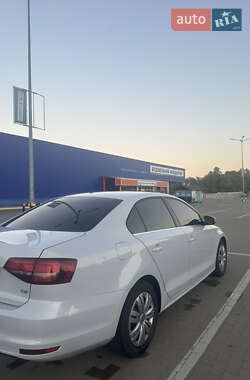 Седан Volkswagen Jetta 2016 в 
