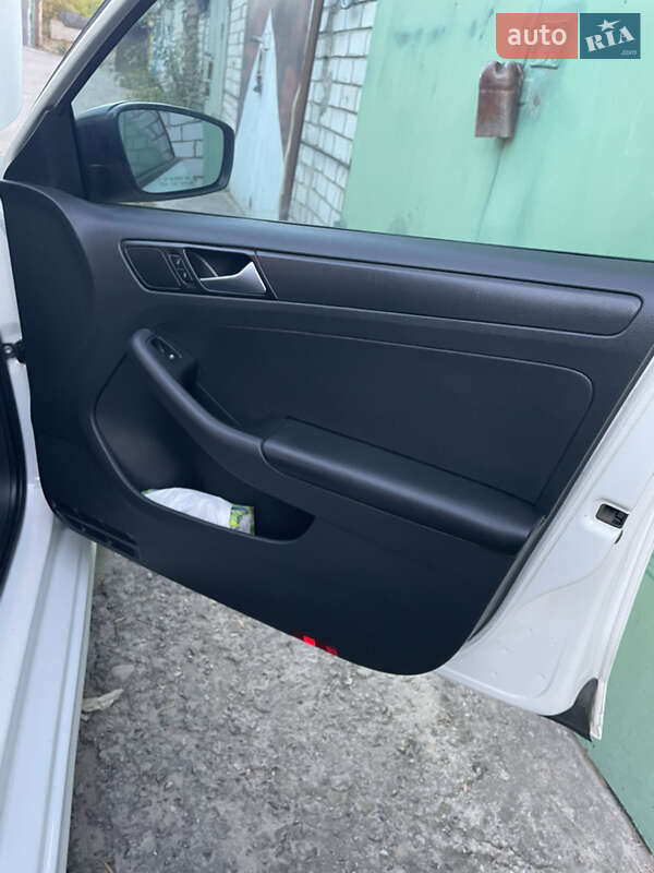 Седан Volkswagen Jetta 2013 в Запорожье фото 15 Седан Volkswagen Jetta 2013 в Запорожье