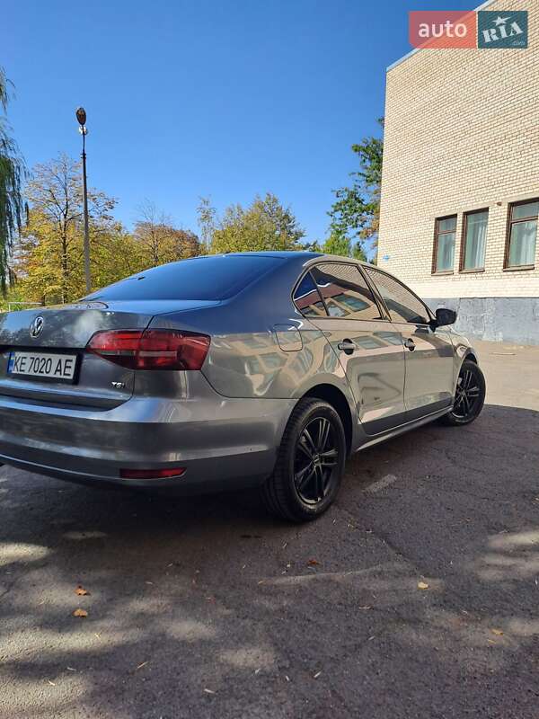 Седан Volkswagen Jetta 2016 в Кривом Роге