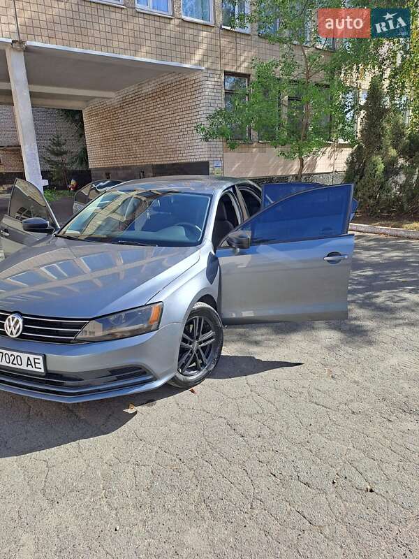 Седан Volkswagen Jetta 2016 в Кривом Роге