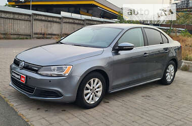 Седан Volkswagen Jetta 2013 в Києві