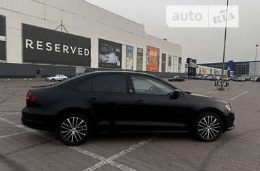 Седан Volkswagen Jetta 2017 в 