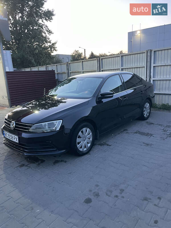 Седан Volkswagen Jetta 2016 в Львові