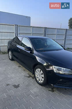 Седан Volkswagen Jetta 2016 в Львові