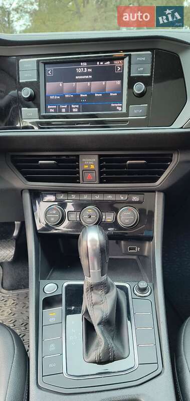 Седан Volkswagen Jetta 2019 в Дніпрі