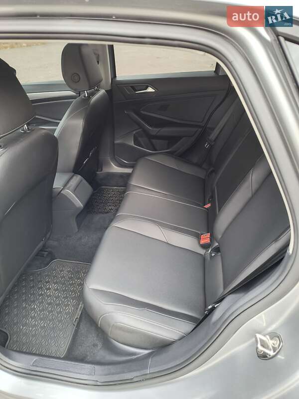 Седан Volkswagen Jetta 2019 в Дніпрі