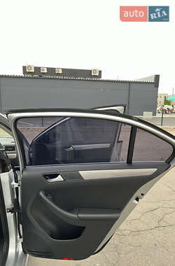 Седан Volkswagen Jetta 2015 в 