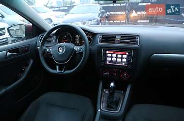 Седан Volkswagen Jetta 2016 в Києві