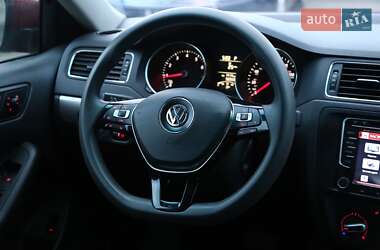 Седан Volkswagen Jetta 2016 в Києві