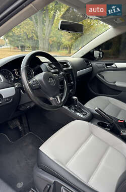 Седан Volkswagen Jetta 2013 в Харькове