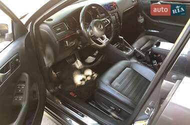Седан Volkswagen Jetta 2017 в 