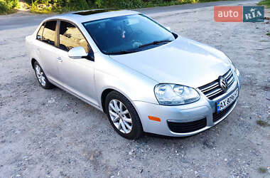 Седан Volkswagen Jetta 2010 в 