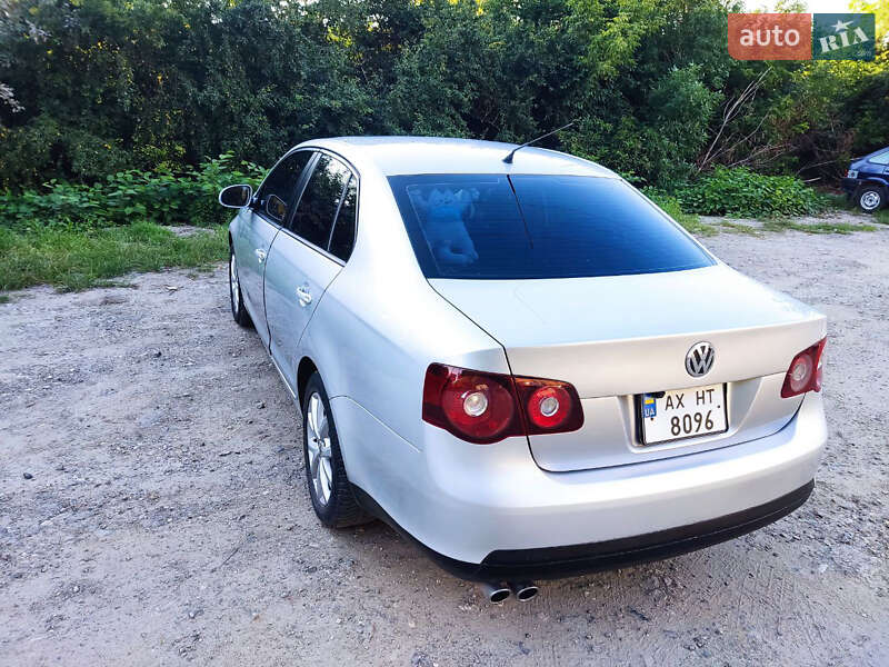 Седан Volkswagen Jetta 2010 в Хмельницькому