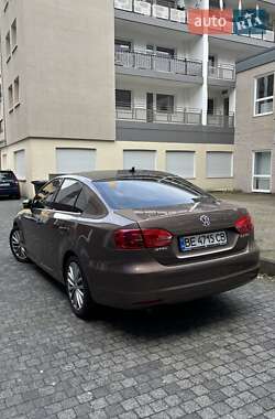 Седан Volkswagen Jetta 2012 в 